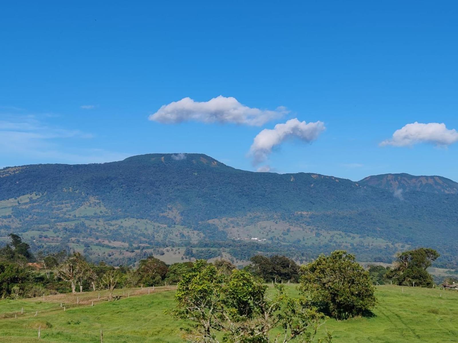 Chalets Vistas Del Poas เอเรเดีย ภายนอก รูปภาพ